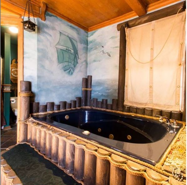 Captain's Quarters Photo 6