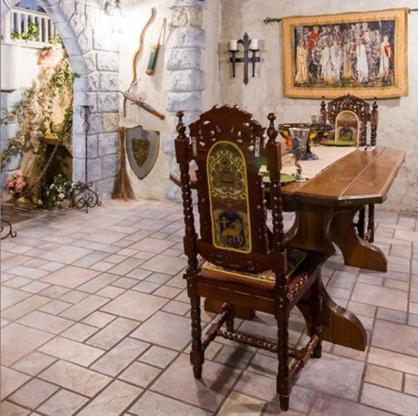 The Castle Garden Photo 4