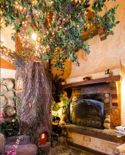 Woodland Tree House Photo 7