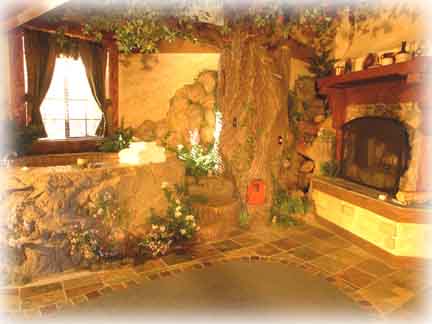 Woodland Tree House Photo 1