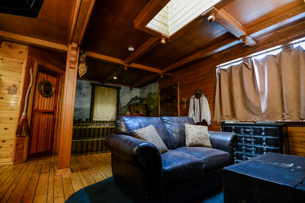 Captain's Quarters Photo 13