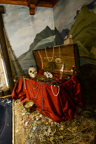 Captain's Quarters Photo 14