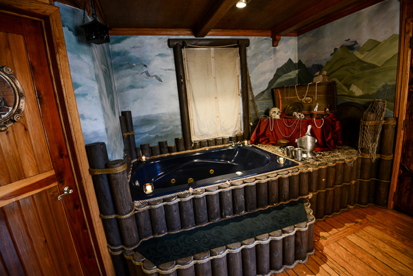 Captain's Quarters Photo 15